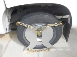 4wd Wheel Clamp fits all size camper trailer wheels without adjusting anything