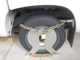 Enforcer Caravan Wheel Clamp stops opportunistic, smash and grab, semi professional thieves cutting chain or breaking a padlock